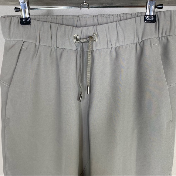 Lululemon On the Fly Jogger in a light taupe - Picture 3 of 12